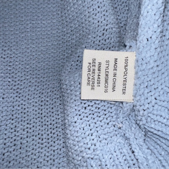 Moon and Madison Button Down Cropped Cardigan | Baby Blue | Size: L | Women - Picture 6 of 7